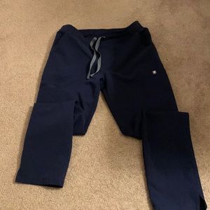 Small navy figs scrubs yolo regular length